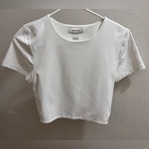 Babaton Aritzia Contour Size Medium Cropped White Women's Top Short Sleeve Shirt